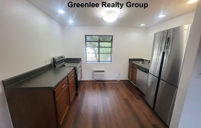 Don't miss this charming 2nd-floor, 1 Bed/1 Bath condo in the desirable Bradford Acres Condos in Clearwater!