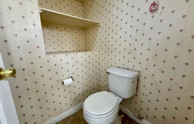 2 beds, 2 baths, $1,300, Unit # B 20 1045