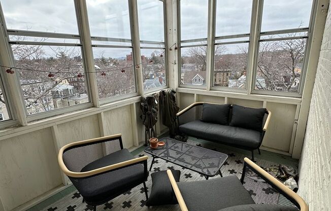 2 beds, 1 bath, 750 sqft, $3,200, Unit 23