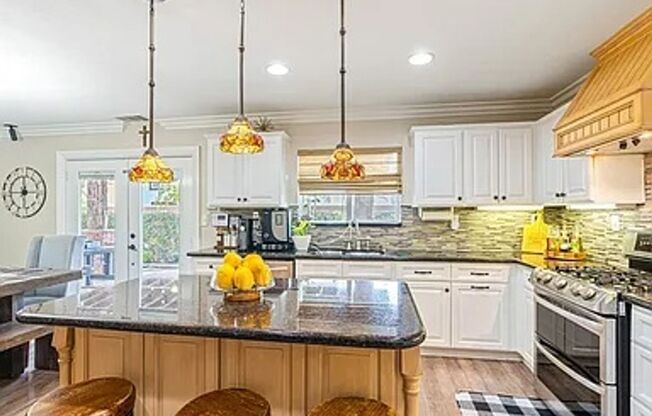 Absolutely Stunning home in Eastvale & located at the end of a quiet cul-de-sac ready for rent.