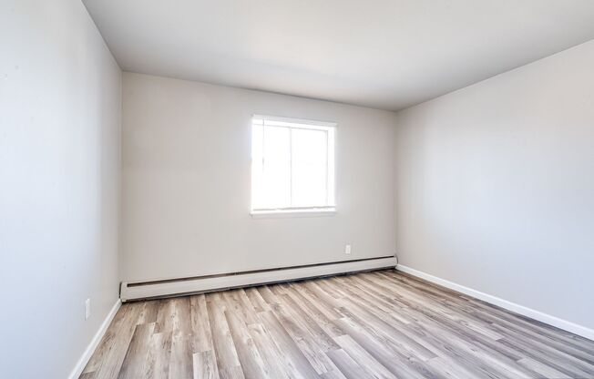 2 beds, 1 bath, 900 sqft, $1,099, Unit 433-304