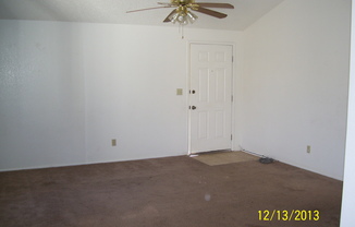 3 beds, 2 baths, $1,350