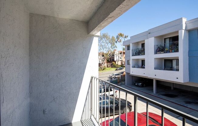 1 bed, 1 bath, 550 sqft, $2,100, Unit B125