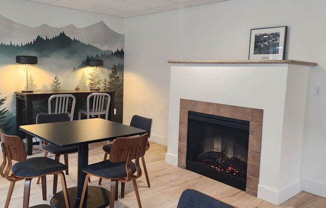 Studio, 1 bath, 610 sqft, $1,695, Unit 213