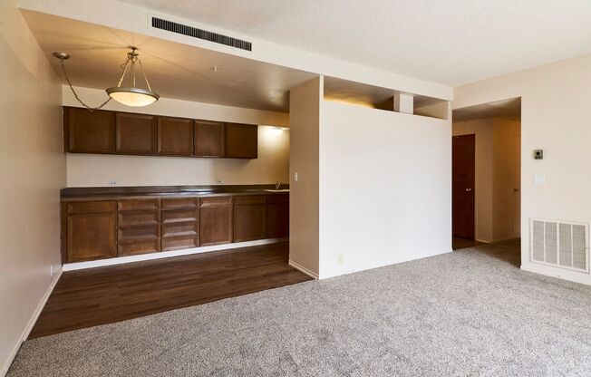 1 bed, 1 bath, 744 sqft, $1,475, Unit 105