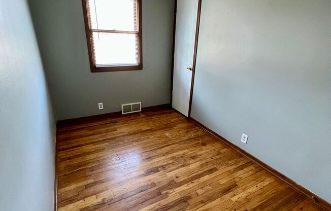 4 beds, 1 bath, $950