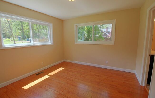 Renovated, Well-Kept 2bd/1ba Only 1 Block From Duke's East Campus!