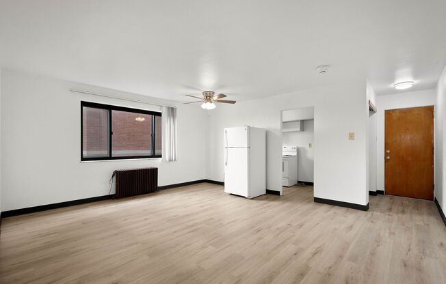 1 bed, 1 bath, 800 sqft, $999, Unit 2117 Brownsville Road - B25