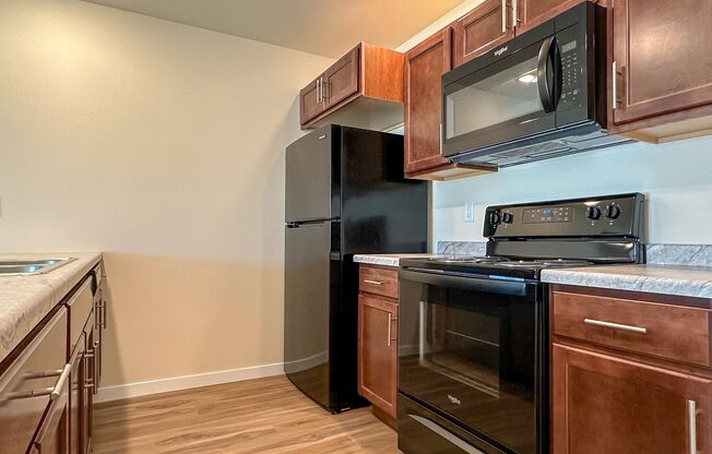 3 beds, 2 baths, 1,092 sqft, $1,595, Unit AT 715-49