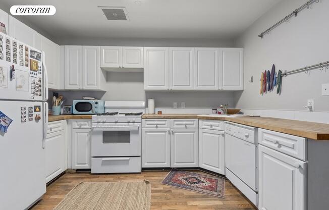 93 SEIGEL ST