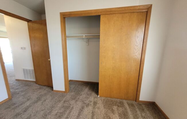 2 beds, 1 bath, 805 sqft, $925, Unit 407