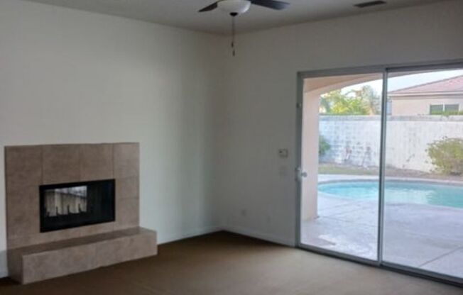 3 beds, 2.5 baths, $3,695, Unit APN 685-200-027-8