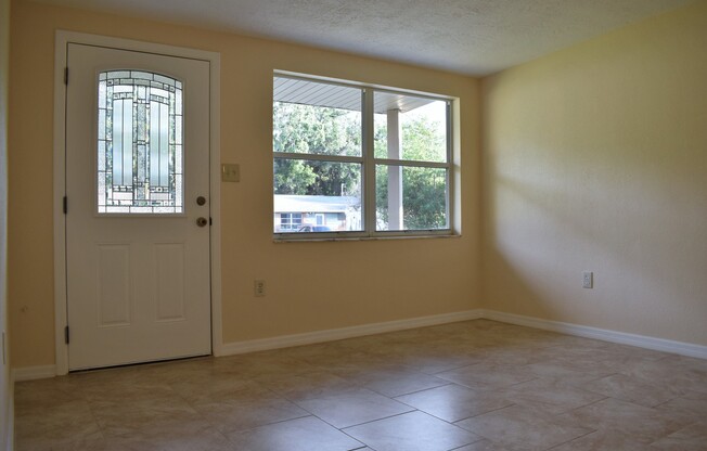 Reduced price! Great Neighborhood!