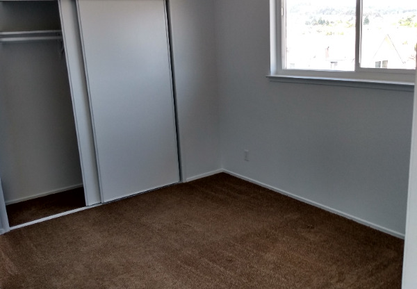 257 E AVE