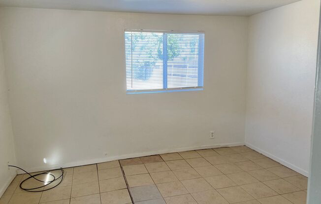 4 beds, 1 bath, $1,675