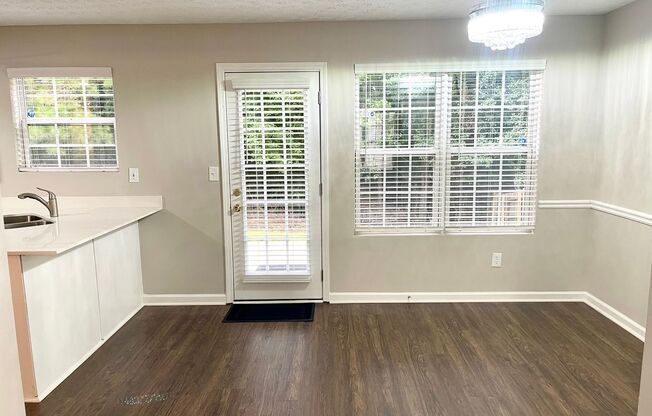 Welcome to this stunning 3-bedroom, 2.5-bathroom home located in the vibrant community of McDonough, GA.