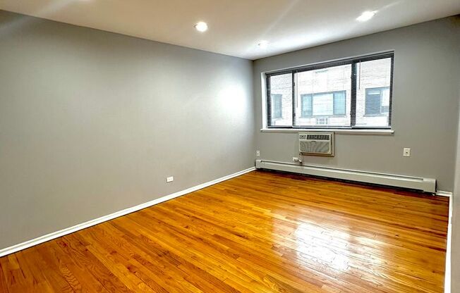 Studio, 1 bath, 400 sqft, $1,300, Unit 6954-406