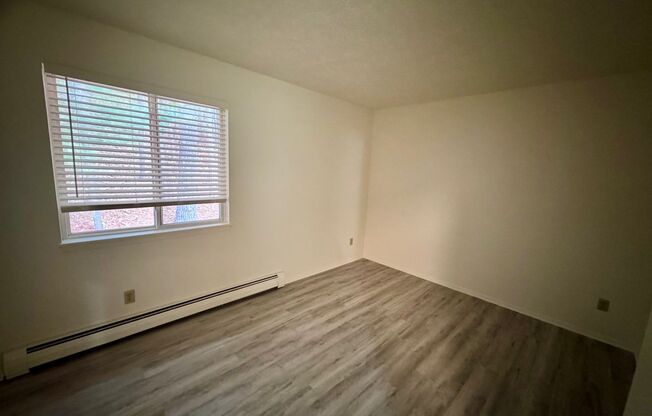 2 beds, 1 bath, 853 sqft, $1,595, Unit 1530 - 12