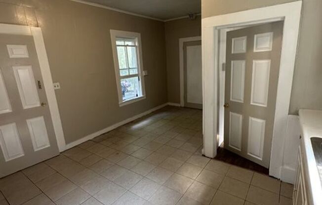 4 beds, 1 bath, $1,499