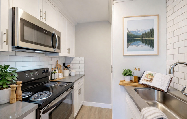 2 beds, 1 bath, 806 sqft, $2,245, Unit 26