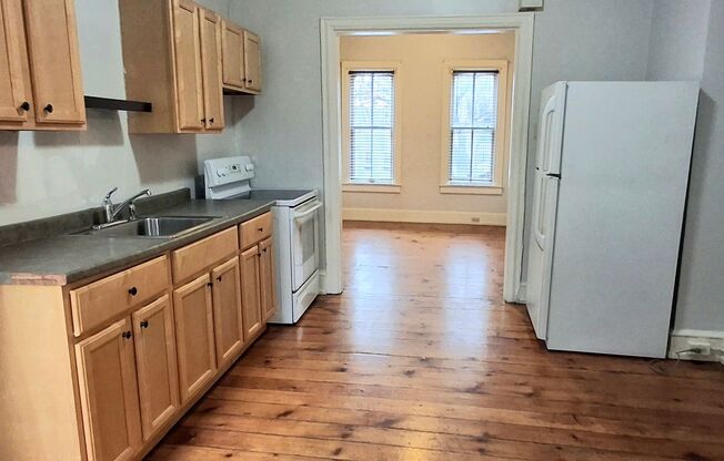 1 bed, 1 bath, 700 sqft, $1,075, Unit 1st floor