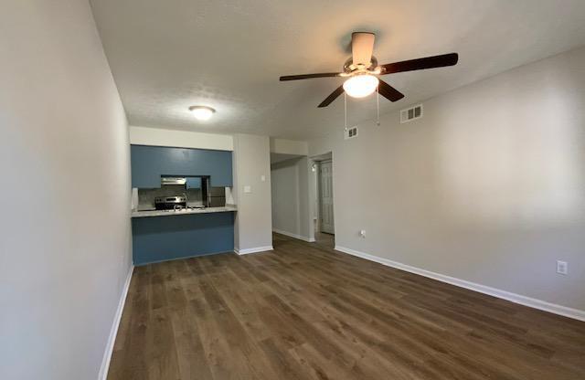 2 beds, 1 bath, $1,100