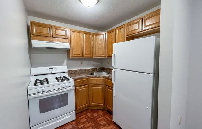 1 bed, 1 bath, 552 sqft, $1,300, Unit B6