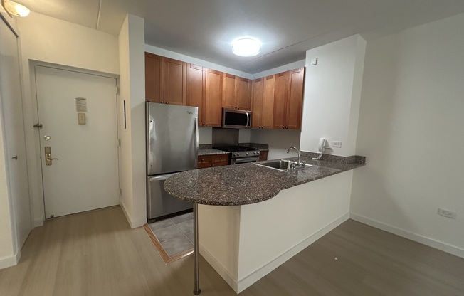1 bed, 1 bath, $5,550, Unit 9B