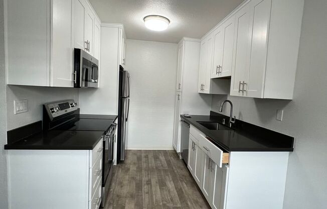 2 beds, 2 baths, 890 sqft, $3,195, Unit 777-287