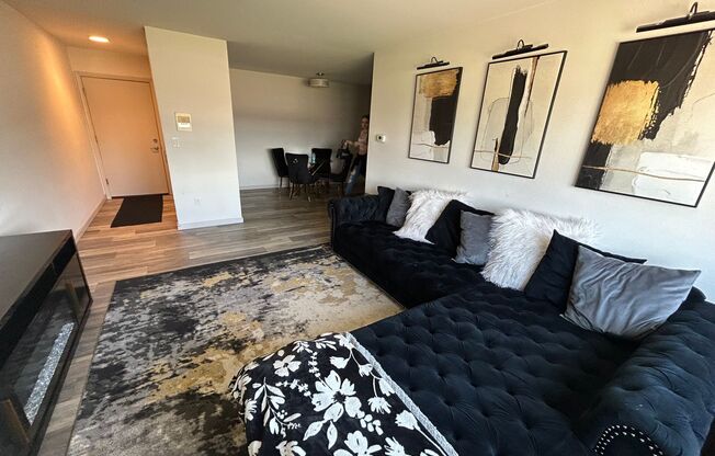 2 beds, 1 bath, $1,395, Unit 103