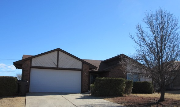 5504 CLOVERLAWN DR