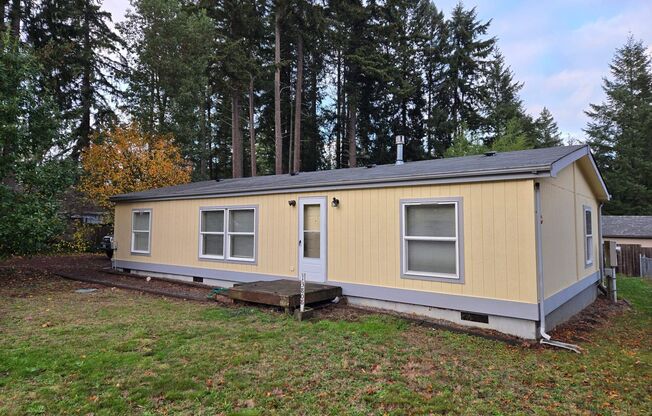 3 Bedroom 2 Bath in Rainier!