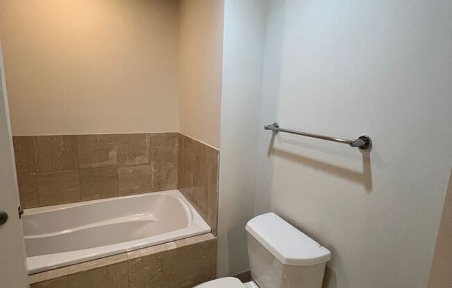 2 beds, 2 baths, $4,500, Unit UNIT 2604