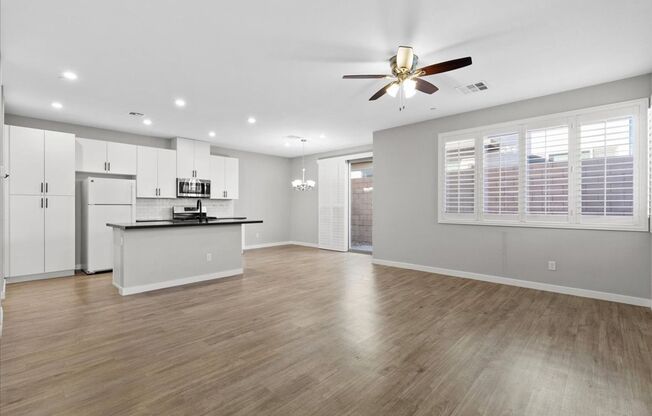 Beautiful and Highly Upgraded Townhome!