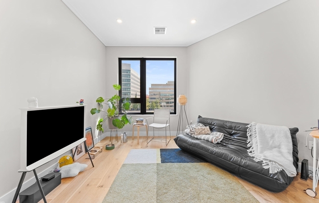 1 bed, 1 bath, 605 sqft, $2,850, Unit 415