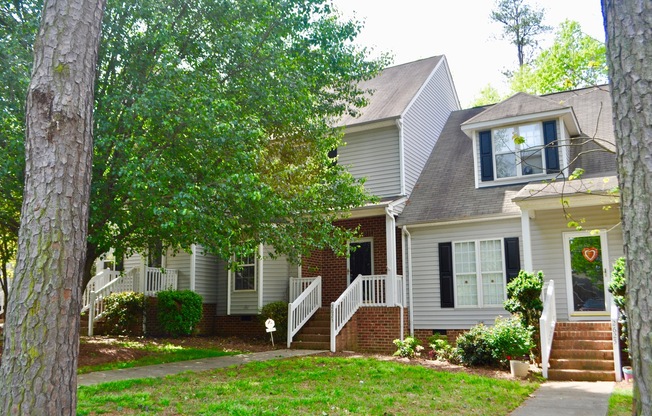 *Move In Special* 2 Bed | 2.5 Bath Raleigh Townhome near NCSU