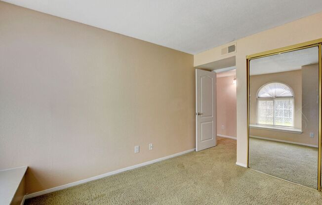 3 beds, 2 baths, $1,520, Unit # 1039