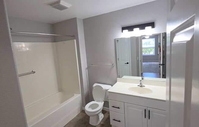 1 bed, 1 bath, 869 sqft, $1,465, Unit 1602-103