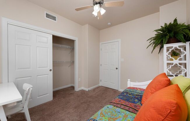 2 beds, 2 baths, 990 sqft, $1,205, Unit 6204