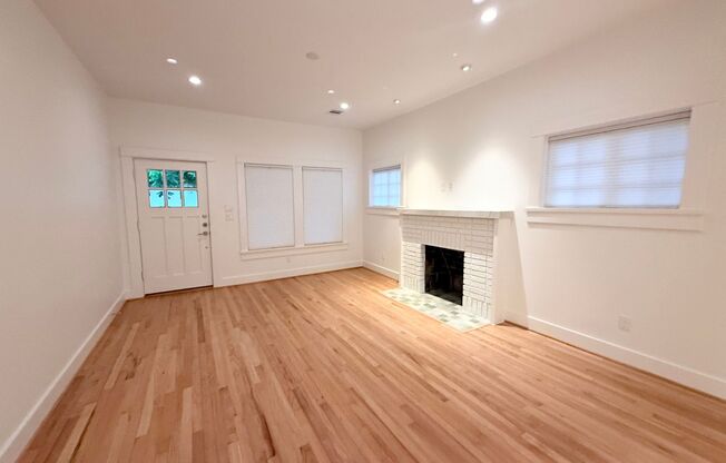 Immaculately remodeled 3/2 Craftsman bungalow across from Menil Collection