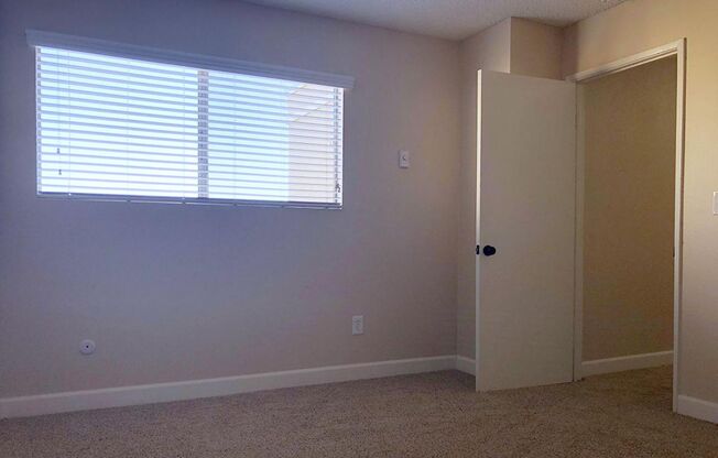 3 beds, 1.5 baths, 1,325 sqft, $2,625, Unit H04