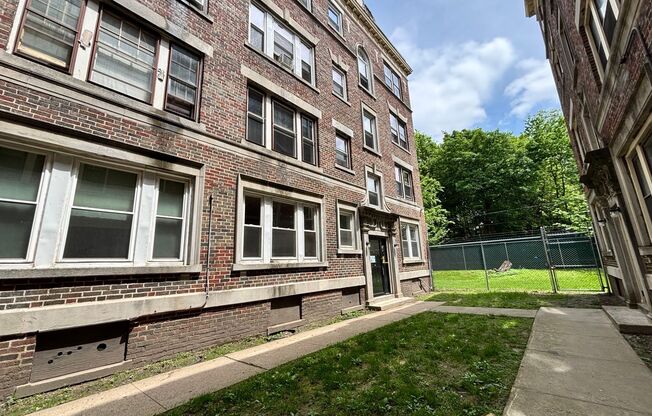 Avon Place Apartments