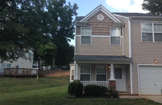 End unit townhome in Stonebrook