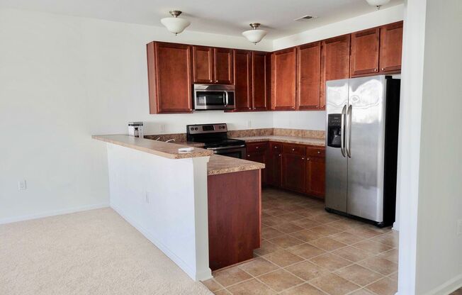 2BD/2BA Condo in Chesapeake New Paint & New Carpet!!