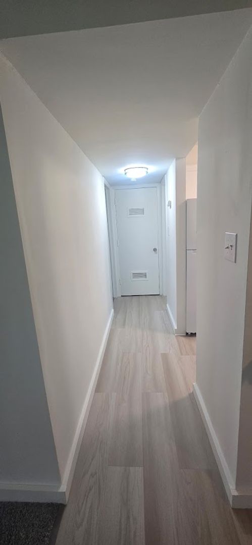 1 bed, 1 bath, 663 sqft, $1,250, Unit T166