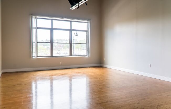 Studio, 1 bath, 975 sqft, $1,695, Unit 147