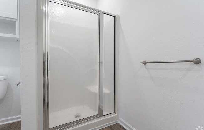 The Lakes Apartments