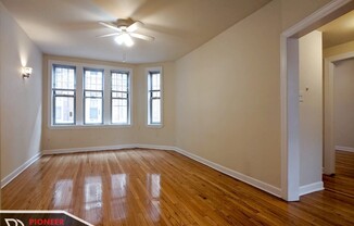 550 W Aldine Ave