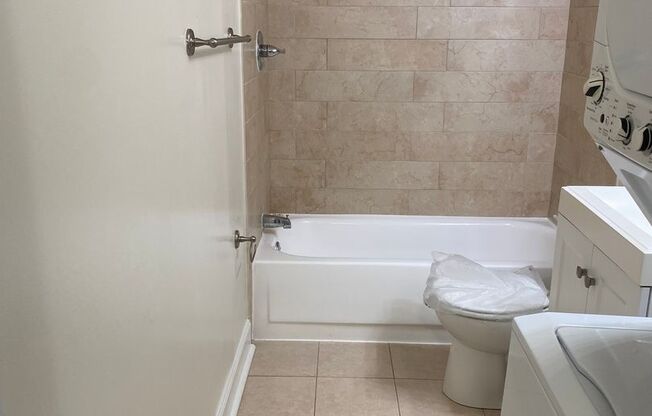 2 beds, 1 bath, 863 sqft, $2,100, Unit 5345 #2
