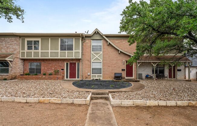 Remodeled townhouse - Available now!